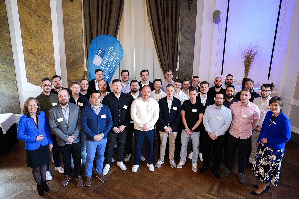 116 neue Industriemeisterinnen und -meister